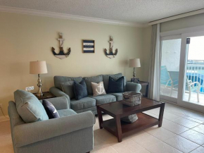 Holiday Surf and Racquet Unit 214